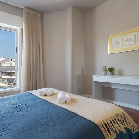 Carolina Roomy & Modern *