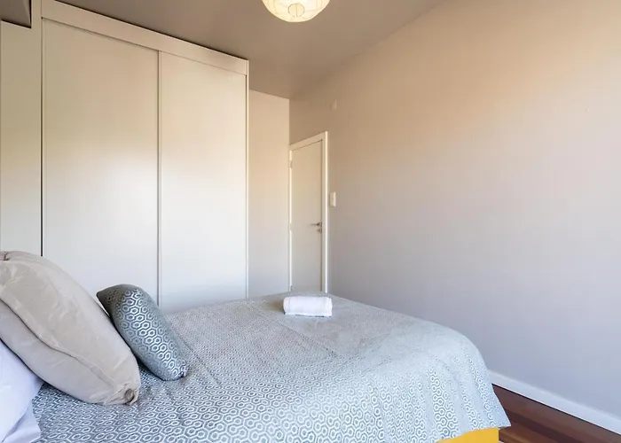 Carolina Roomy & Modern Porto