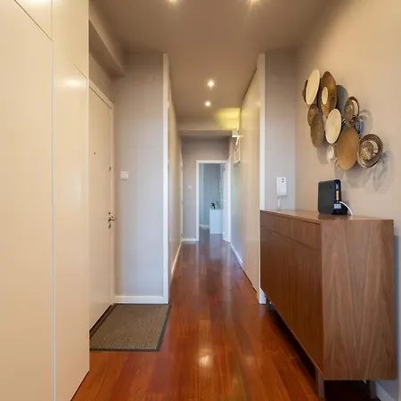 Carolina Roomy & Modern Порту