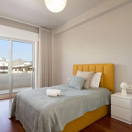 Carolina Roomy & Modern Апартаменты